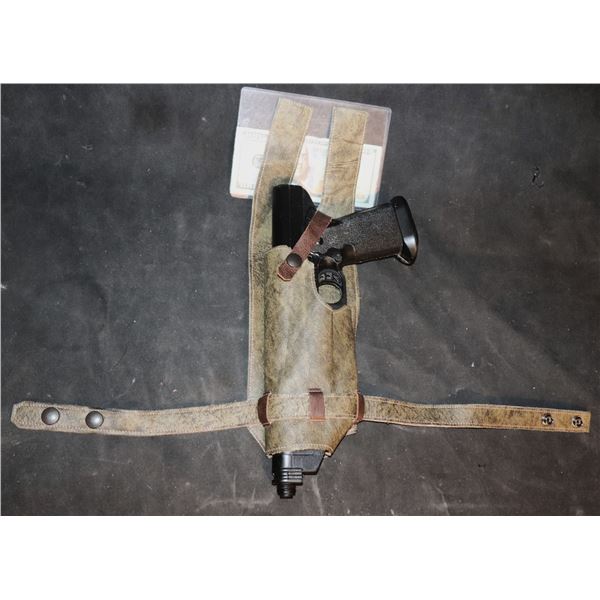 STAR WARS THE MANDALORIAN BO-KATAN CLAN KRYZE BLASTER WITH HOLSTER PROTOTYPE LEFT HAND