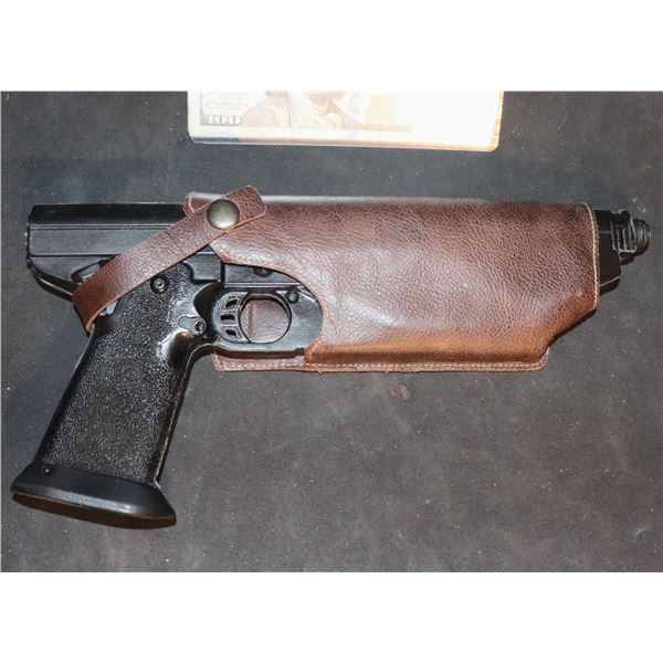 STAR WARS THE MANDALORIAN BO-KATAN CLAN KRYZE BLASTER W/ HOLSTER PROTOTYPE RIGHT HAND E