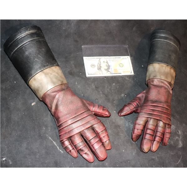 STAR WARS THE MANDALORIAN MICHAEL BIEHN BOUNTY HUNTER GLOVES SCREEN USED
