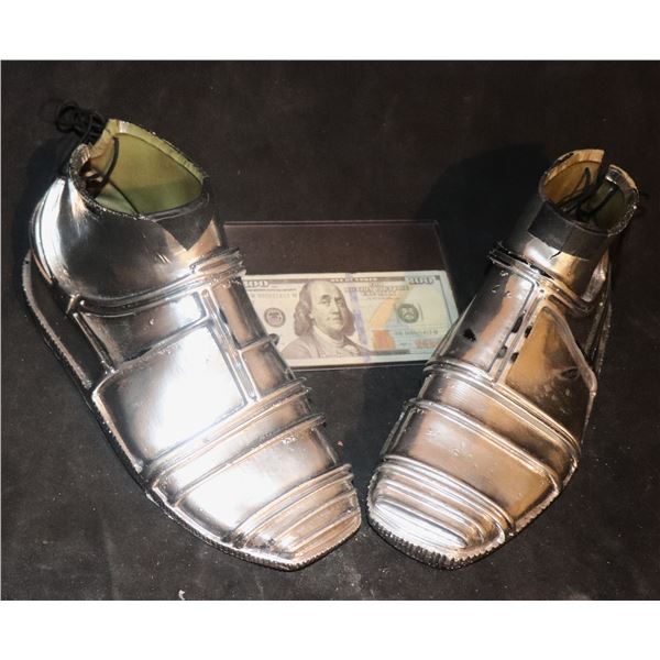 STAR WARS THE MANDALORIAN RA 7 DROID FEET SCREEN USED