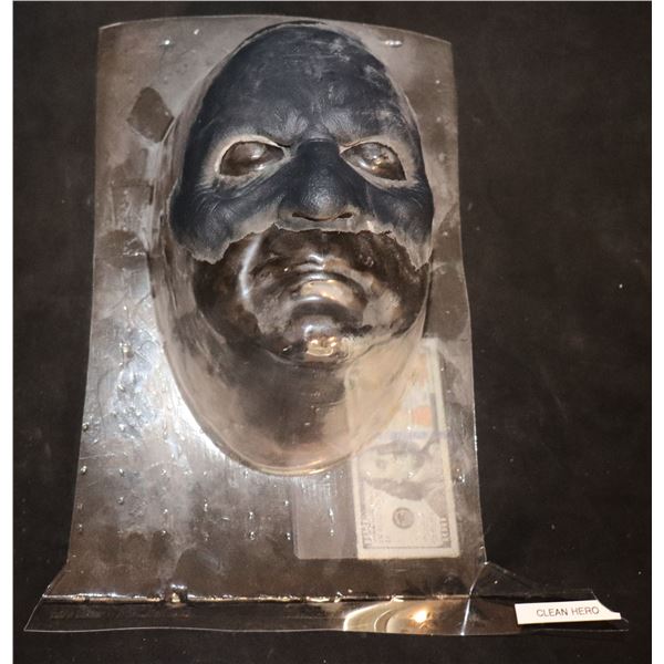 INSIDIOUS LIPSTICK-FACE RED DEMON HERO APPLIANCE A