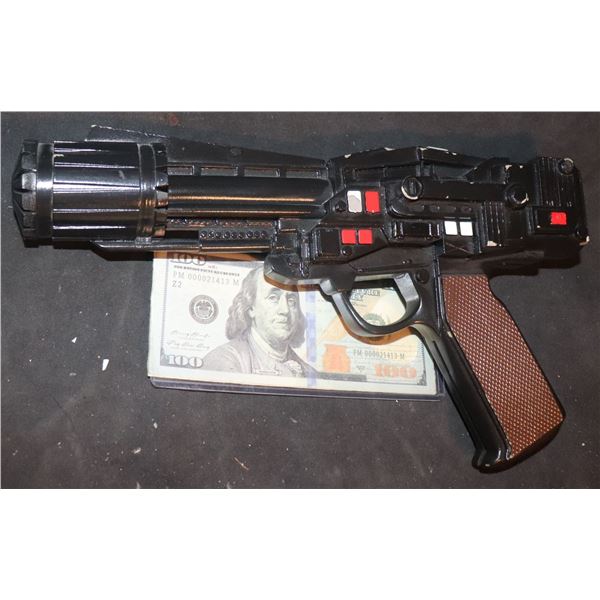 BATTLESTAR GALACTICA COLONIAL BLASTER