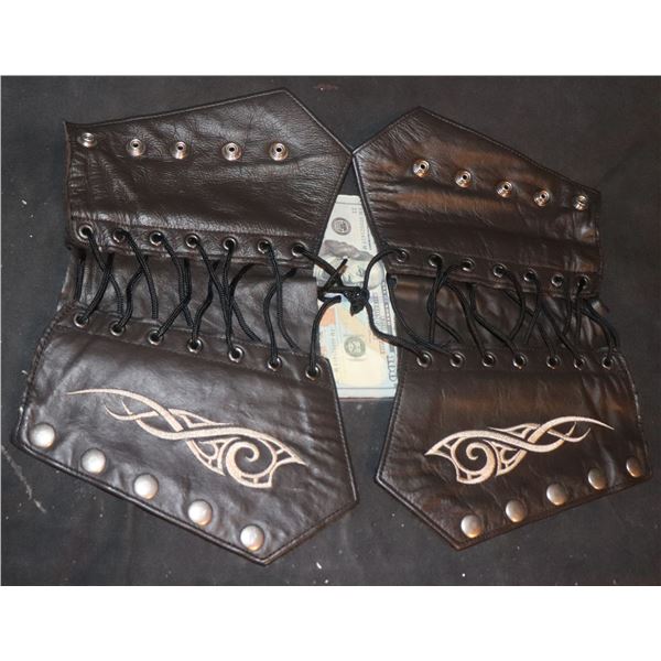 WRIST CUFF MATCHED PAIR LEATHER OF UNKNOWN ORIGIN