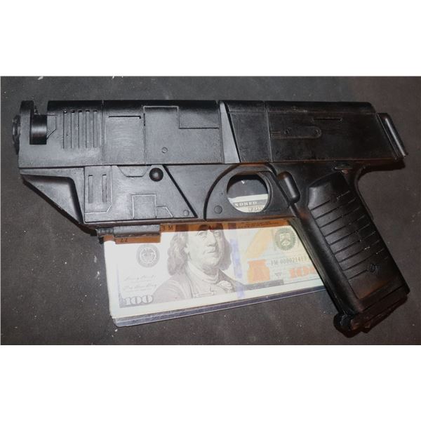 STAR WARS THE MANDALORIAN UNKNOWN CHARACTER BLASTER CASTING C