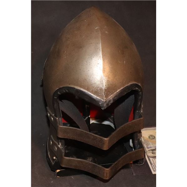 ZZ NICKELODEON MEDIEVAL KNIGHT METAL HELMET