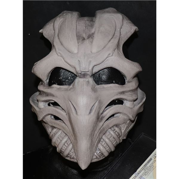 STAR TREK PICARD ALIEN MASK PAINT TEST