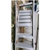 Image 2 : Aluminum Step Ladder 15' Long
