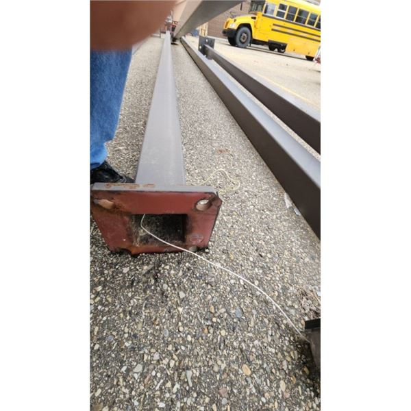 Light Stand With 3 LED Lights 30' Long 200/347v