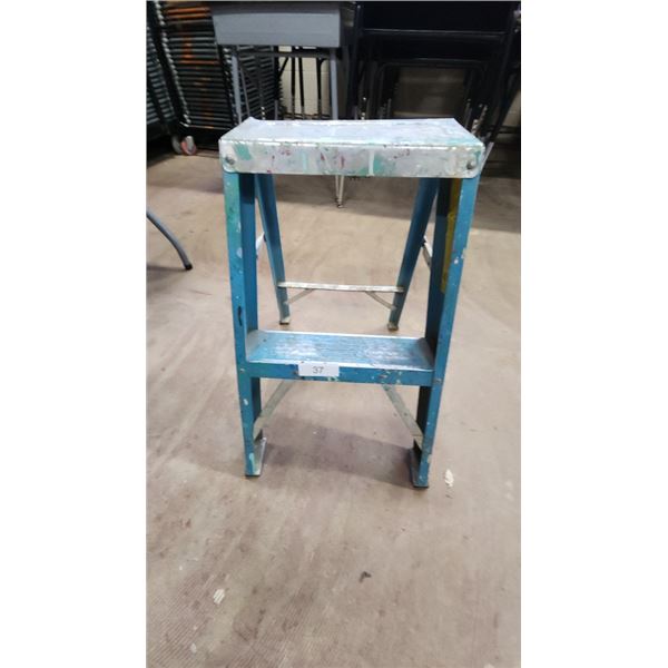 2 Foot Step Ladder