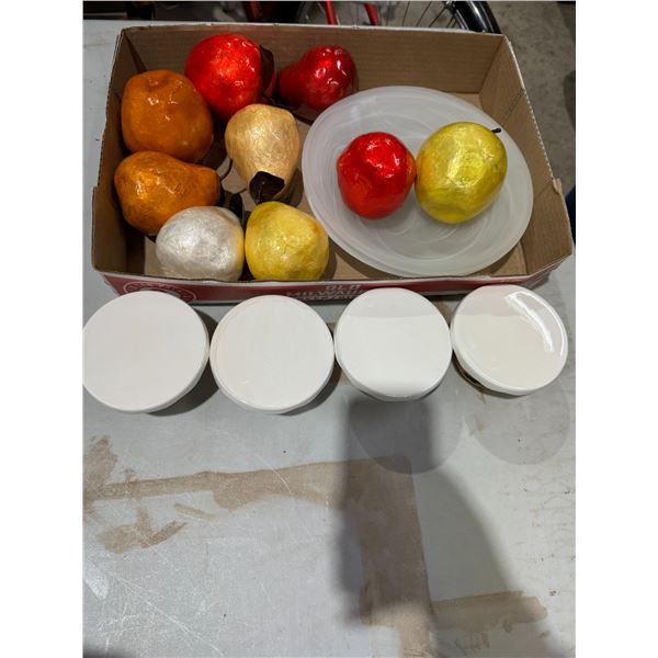 Artificial fruit, and small pedestals