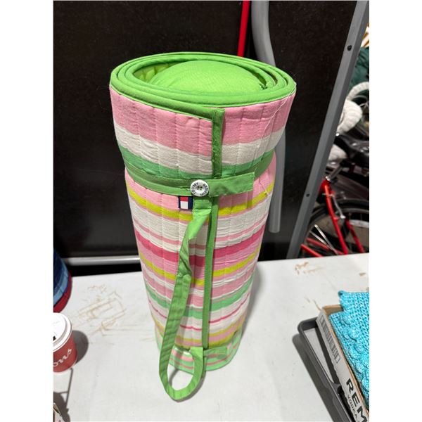 Tommy Hilfiger, Mat And pillow