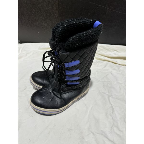 Boots size 2