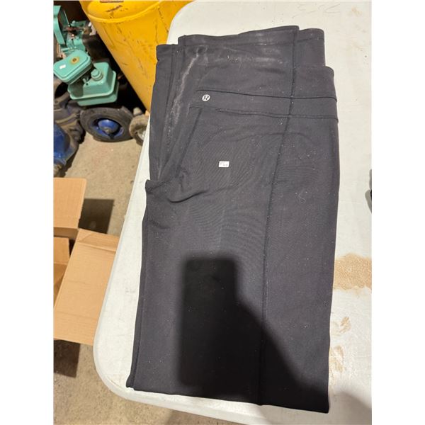 Lululemon size 12 pants