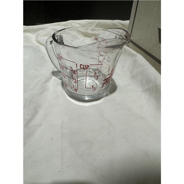 Fire king measuring cup