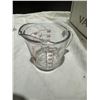 Image 3 : Fire king measuring cup