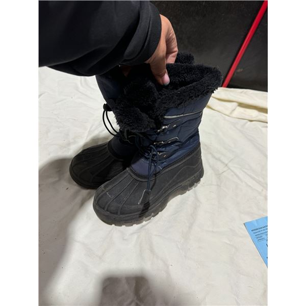 Children size 13 boots
