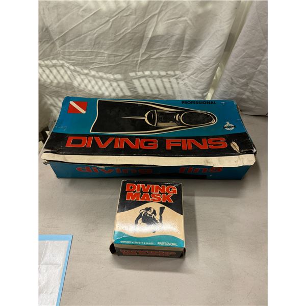 Diving fins and mask