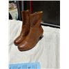 Image 1 : Boots size 8