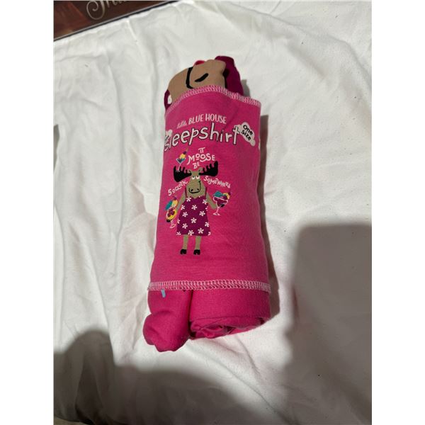 One size sleep shirt