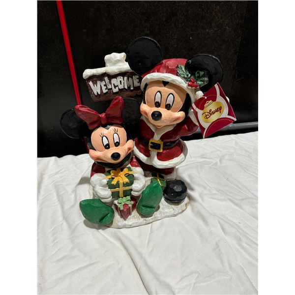 Disney Mickey and Minnie welcome decor