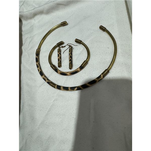 Necklace/bracelet/earring set brass