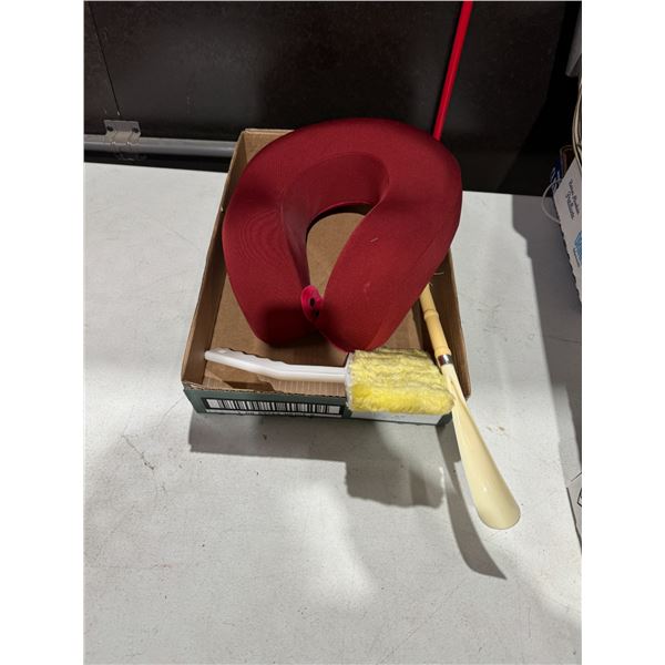 Shoehorn, neck, rest and other blind cleaner