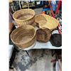 Image 1 : Assorted baskets