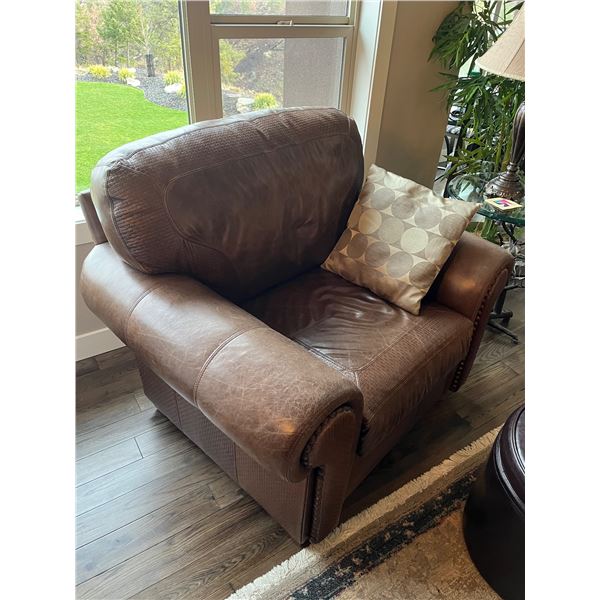 Stickly leather chair