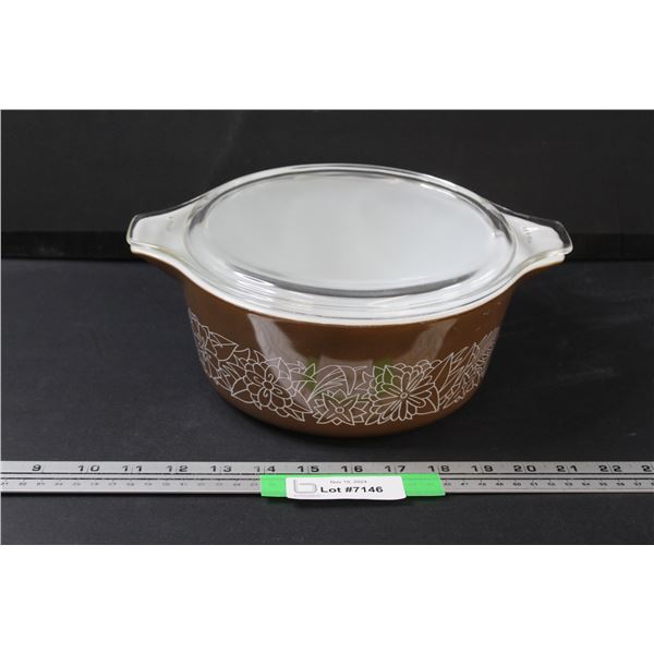 PYREX Woodland Flowers Casserole Dish w/Lid - 2.5 Litre