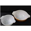Image 4 : (2) PYREX 1.5 Litre & 0.5 Litre Mixing Bowls: Butterfly Gold & Town and Country