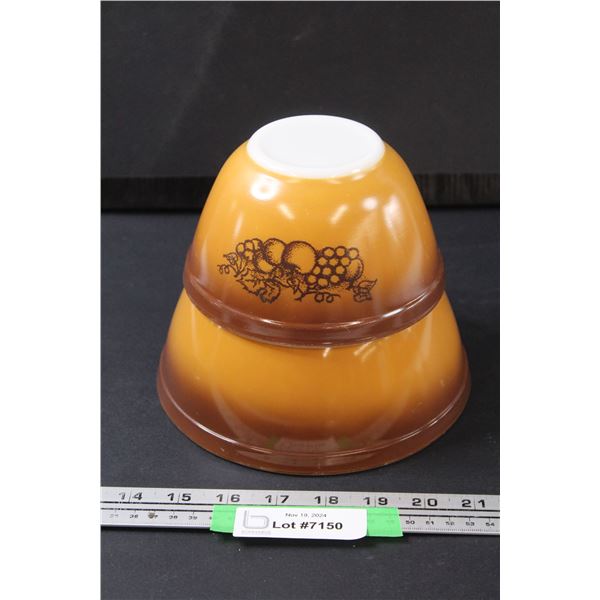 PYREX Mixing Bowls Set: Old Orchard - 1.5 Qt & 1.5 Pint
