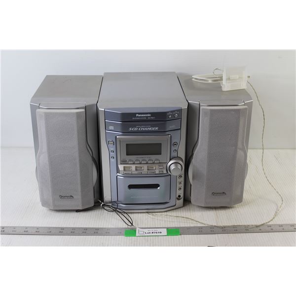 Panasonic CD Player With Two Speakers Set - Tested Powers On
