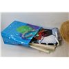 Image 2 : Dakota Dunes Casino Blanket, Wicker Basket, Gift Bags