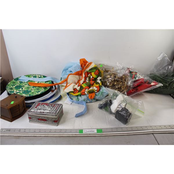 Aprons, (3) Trays, Coaster Set, Tin, Christmas Decor