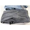 Image 2 : (2) 38 x 32 Jeans