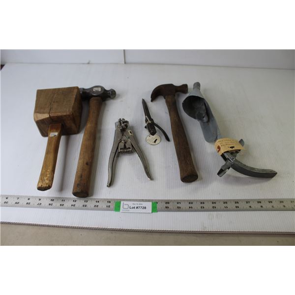 Assorted Vintage Tools (Barrel Maker's Mallet, Ball Peen Hammer, Locking Divider, Crimper, Oil Can H