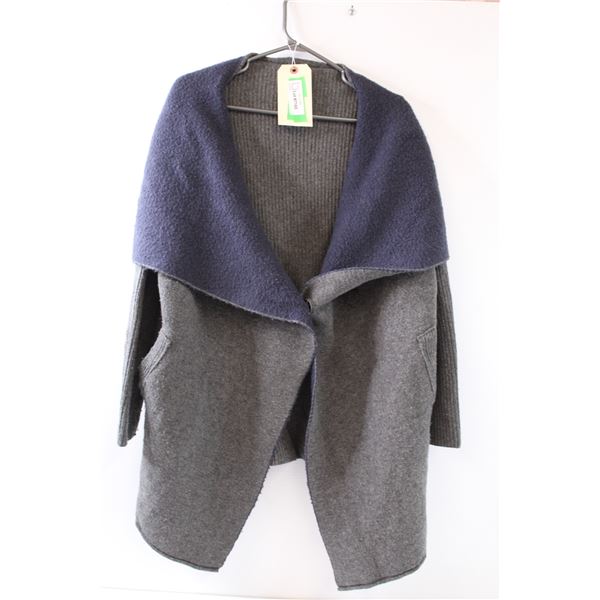 Oversized medium sweater with pockets