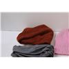 Image 4 : (2) Neck warmers & (3) Toques, Hello Kitty