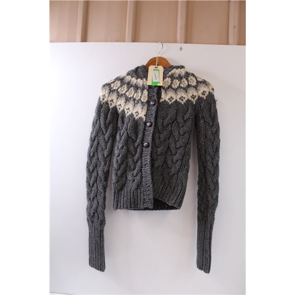 Abercrombie & Fitch wool sweater- small