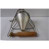 Image 3 : Berry Sieve & Masher Set - 9" Tall