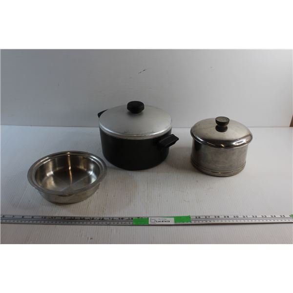 (2) Pots with Lids and Metal Bowl