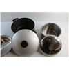 Image 6 : (2) Pots with Lids and Metal Bowl