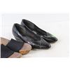 Image 2 : (2) Size 7 High Heels
