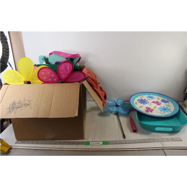 Bags, Wind Catchers, Trays, Assorted Decor