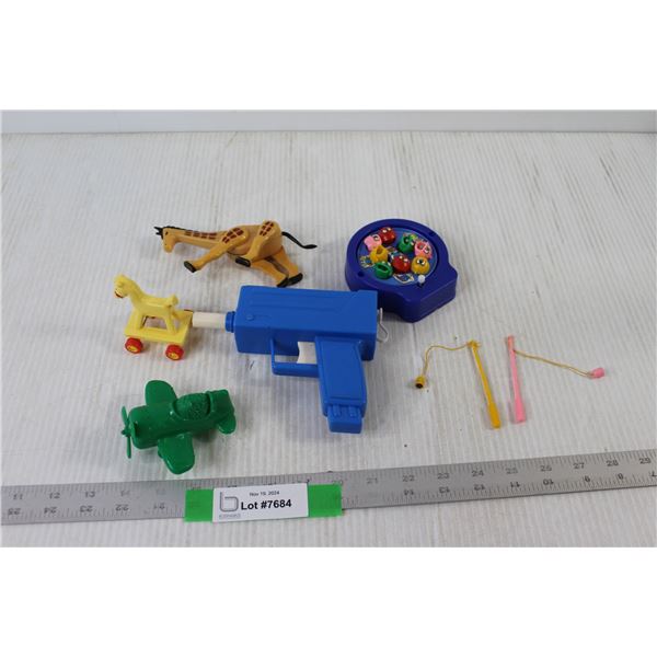 Fish Toy, Water Gun, Giraffe Toy,
