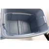 Image 5 : *Rubbermaid Roughneck Tub- 24'' x 15.5'' x 17''