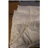 Image 2 : Twin Feather Duet Bed Quilt, 81'' x 76.5''