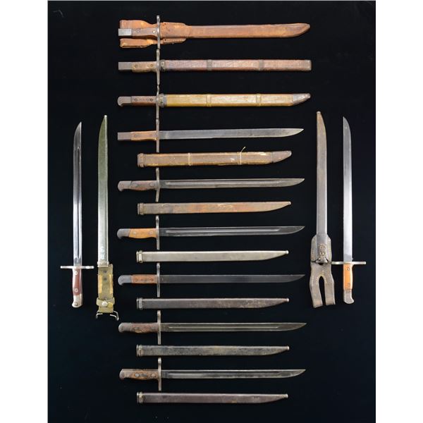 LOT OF ELEVEN JAPANESE BAYONETS.