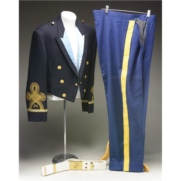 US MILITARY UNIFORMS & UNIFORM PARTS.