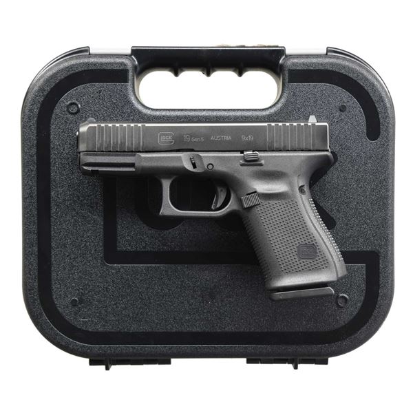 GEN 5 GLOCK 19 SEMI AUTO PISTOL.